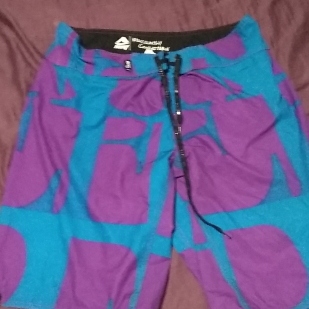 Excellent condition men's size 34 Reef shorts